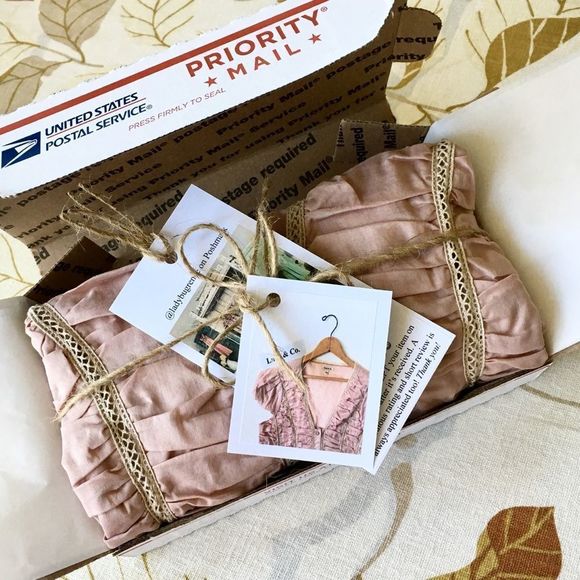 Welcome to my carefully curated little closet.❤️ - Picture 5 of 7